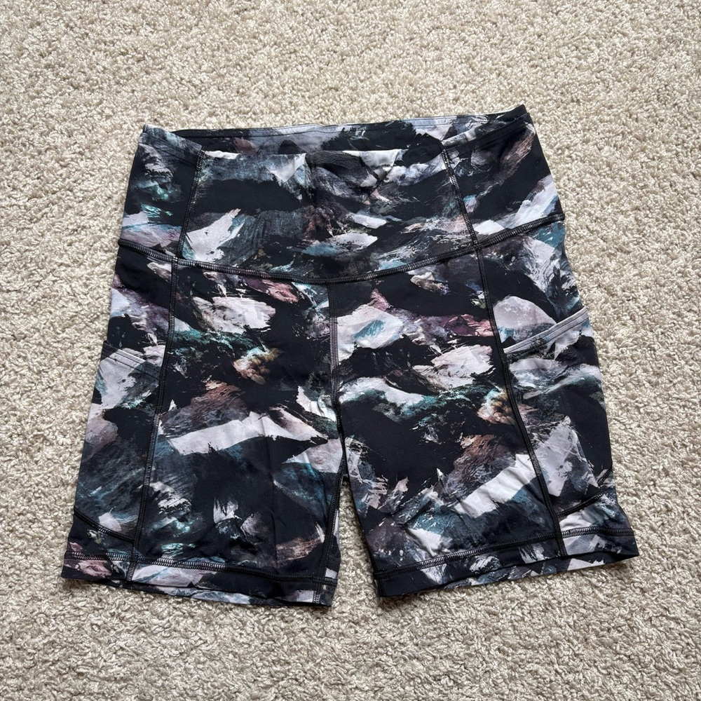lululemon athletica Multicolor Abstract Print Athletic Shorts